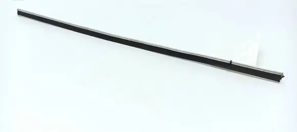 Mercedes-Benz 190 230 W110 W111 Rubber seal rear door window/glass