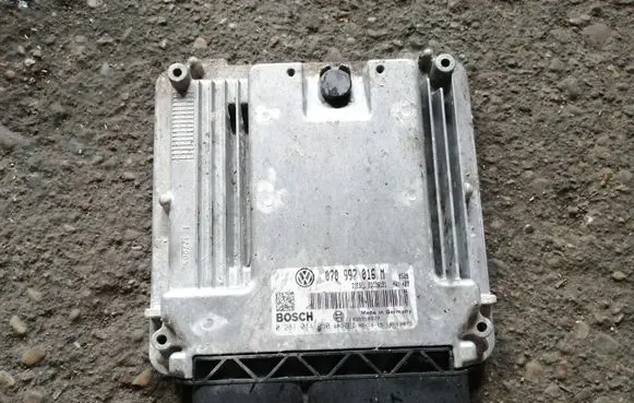 Volkswagen Multivan T5 Engine control unit/module 070997016M 0281014050