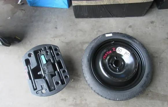 Renault Captur R16 spare wheel 