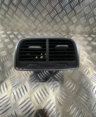 Audi A7 S7 4G Rear air vent grill 4G0819203 9026000