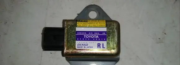 Toyota Land Cruiser (J120) Airbag deployment crash/impact sensor 8983360010 1879000471