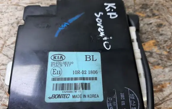 KIA Sorento Door central lock control unit/module 954003E310 10R021806
