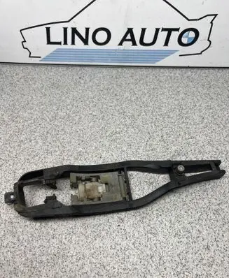BMW 3 E46 Front door exterior handle/bracket 8216122