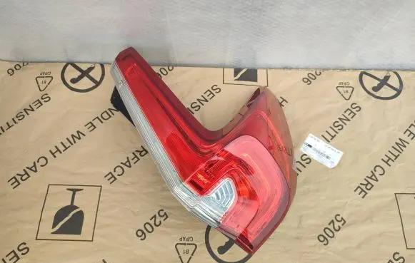 Honda CR-V Rear/tail lights KM28B W4695 W3379