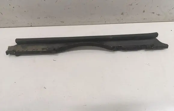 Mercedes-Benz SLK R172 Fender end trim A1728800097