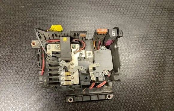 Volkswagen Touareg I Fuse module 7L0937548B 15426744