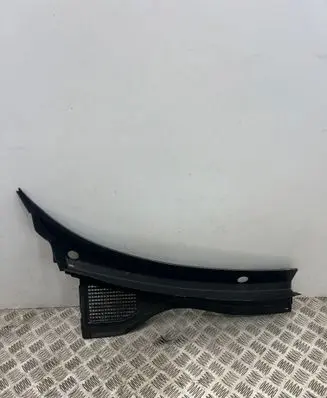 Volkswagen Tiguan Wiper trim 571819402