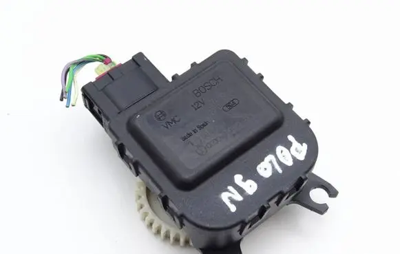 Volkswagen Polo IV 9N3 Air flap motor/actuator 6Q0907511A 0132801208