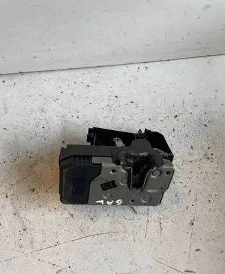 Opel Vivaro Loading door lock 93851810