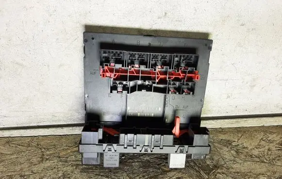 Volkswagen Caddy Comfort/convenience module 1K0937049T