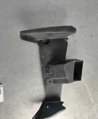 Front bumper mounting bracket