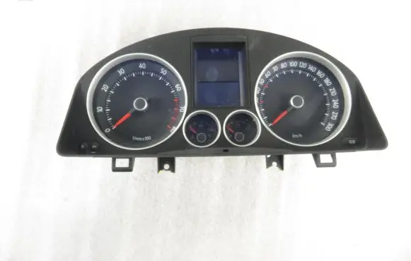 Volkswagen Golf V Speedometer (instrument cluster) 1K6920860E