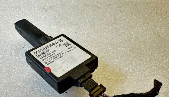 Ford Mondeo MK IV Aerial antenna amplifier 6G9T15K602AB 5WK49091D 5WK49096433