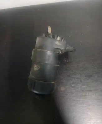 Volvo XC90 Fuel filter housing 31303261