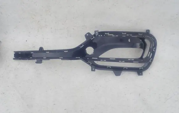 Hyundai Santa Fe Front bumper lower grill 865642WAA0