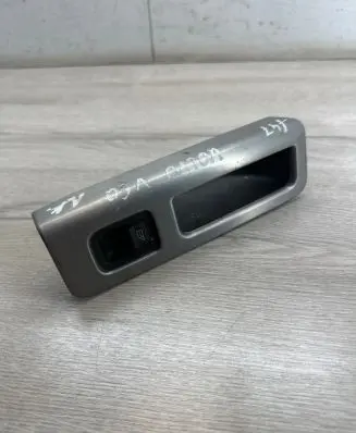 Volvo V50 Electric window control switch 8679678