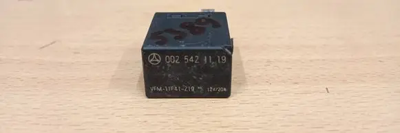 Mercedes-Benz E W211 Other relay 0025421119