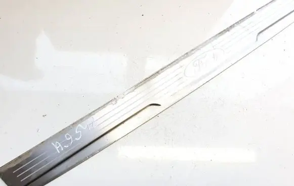 Ford Mondeo Mk III Front sill trim cover