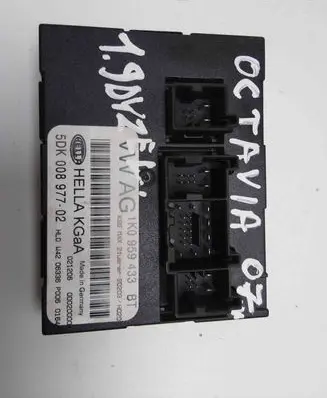 Skoda Octavia Mk2 (1Z) Central body control module 5DK00897702 1K0959433BT
