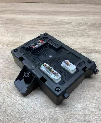 Renault Clio III Central body control module 8200652284 28118124
