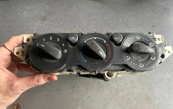Ford Focus C-MAX Climate control unit 69607003