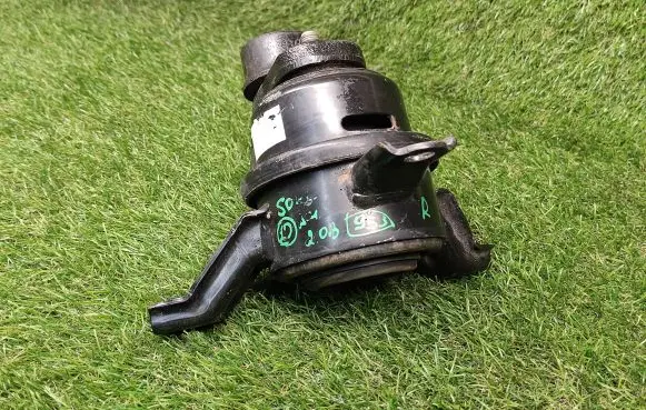 Engine mount bracket