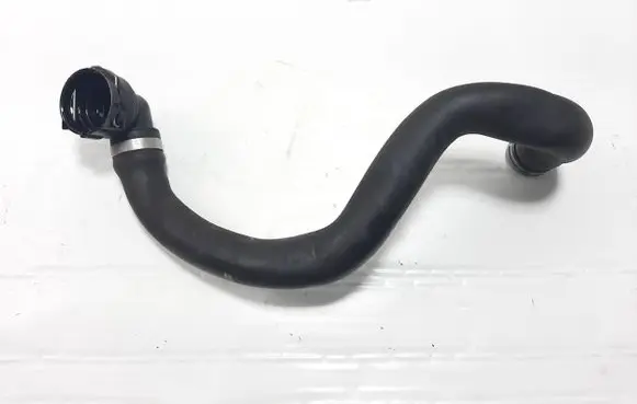 Volvo V40 Engine coolant pipe/hose 31474987