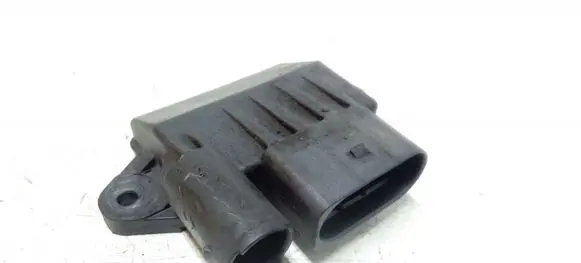Mercedes-Benz CLS C219 Glow plug pre-heat relay A6429002600