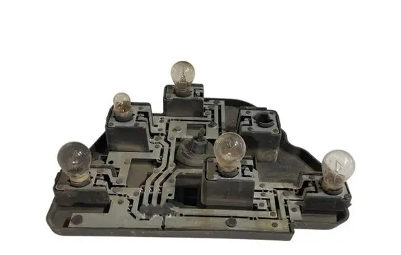 BMW 5 E39 Tail light bulb cover holder 8363565