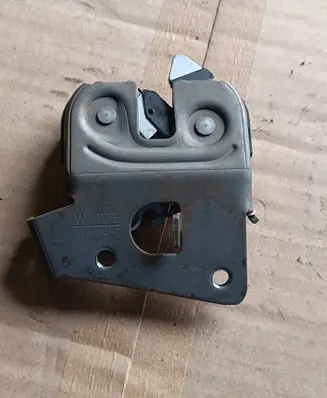 BMW 4 F32 F33 Seat back rest lock catch 52207112864 7112864