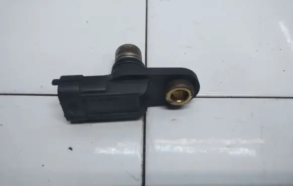 Cadillac BLS Camshaft position sensor 0232103047