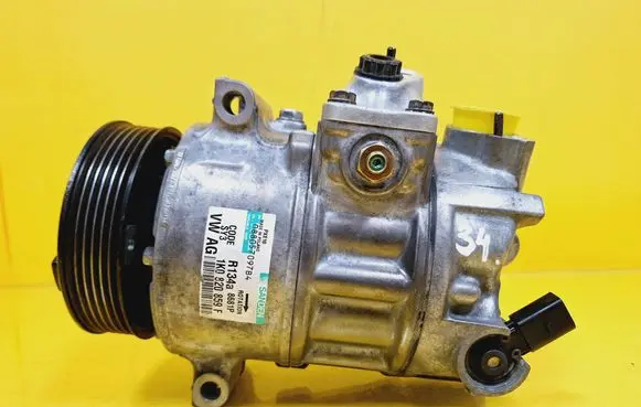 Volkswagen Golf V Air conditioning (A/C) compressor (pump) 1K0820859F