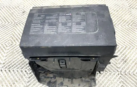Battery box tray