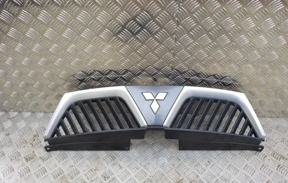 Mitsubishi Outlander Front bumper upper radiator grill 7450A038