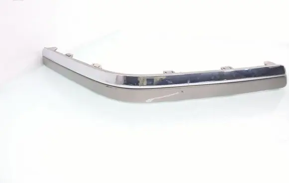 Rear bumper trim bar molding