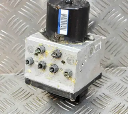 Volkswagen PASSAT B6 ABS Pump 16705712N 16705912