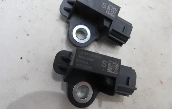 Renault Kadjar Airbag deployment crash/impact sensor 988303RA0A