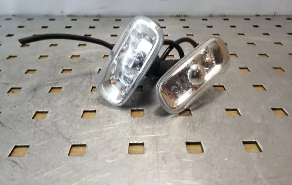 Audi A4 S4 B7 8E 8H Front fender indicator light 8E0949127
