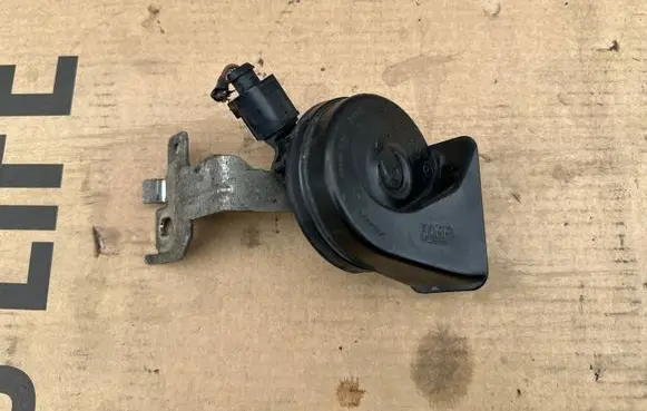 Volkswagen PASSAT B8 Horn signal 9089900