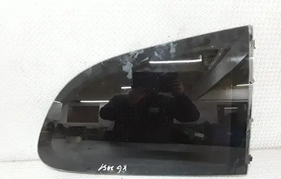 Mitsubishi Colt Rear side window