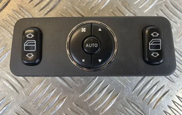 Mercedes-Benz ML W163 Electric window control switch A1638200326 03420610