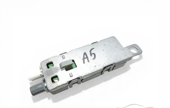 Audi A5 Sportback 8TA Aerial antenna amplifier 8T8035225C