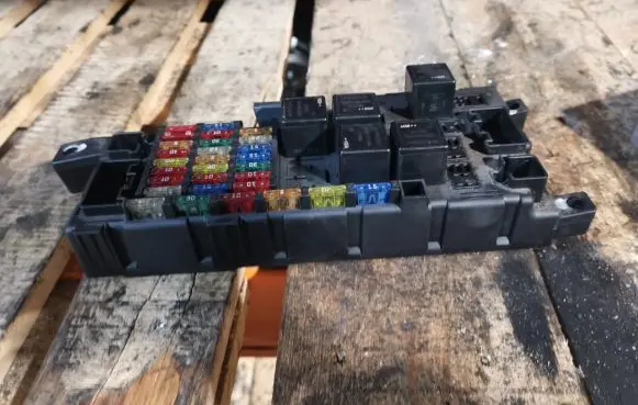 Volvo S60 Fuse module 8678449