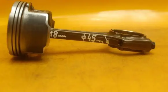 Fiat Tipo Piston with connecting rod 55272800