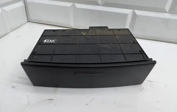 KIA Sorento Car ashtray 845703E000 T810701