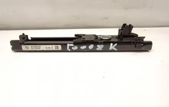 Peugeot 5008 II Seat belt height adjuster 9813550780