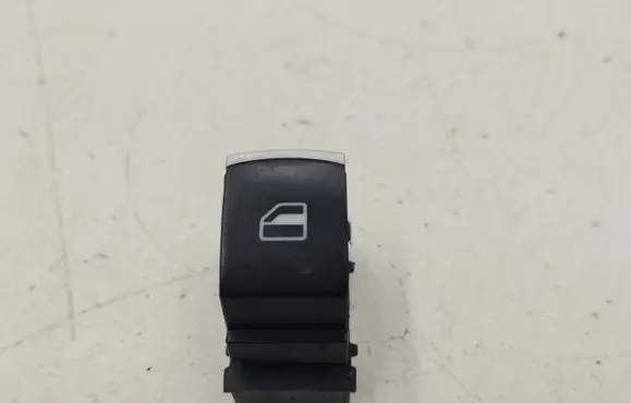 Volkswagen Golf V Electric window control switch