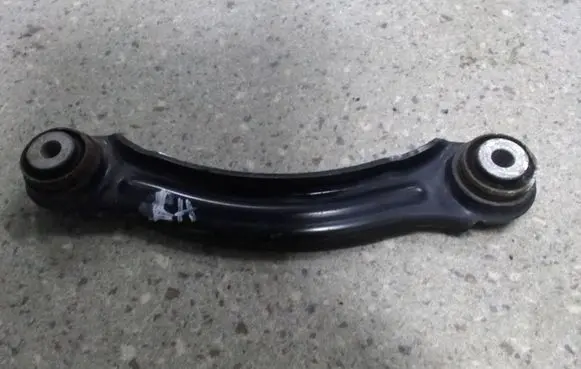 Dodge Challenger Rear control arm 5328AA