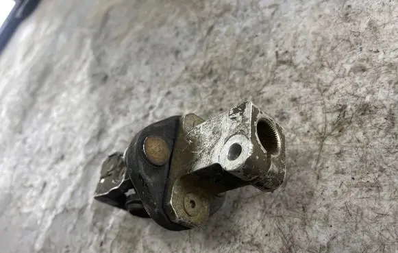 Mercedes-Benz E W210 Steering column universal joint