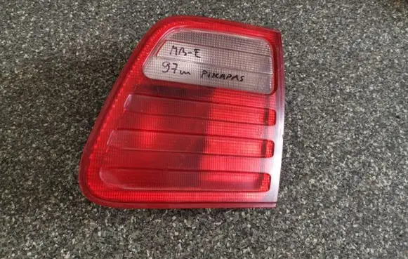 Mercedes-Benz E W210 Tailgate rear/tail lights
